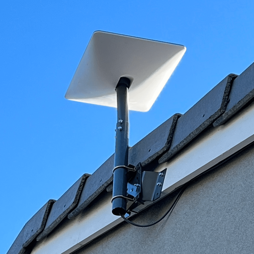 ROOF MOUNTED STARLINK